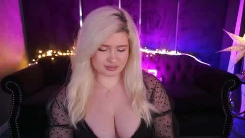 Snapshot of cocosecretss chatting on 05.16.26 onlyfans amyleyy online show from 05.16.26