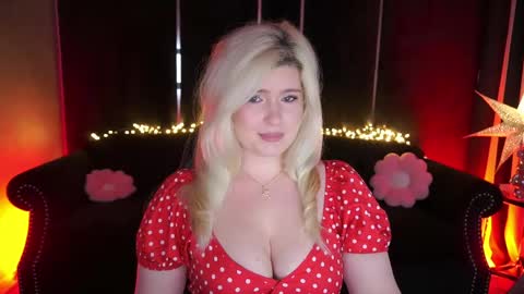 Snapshot of cocosecretss chatting on 05.20.26 onlyfans amyleyy online show from 05.20.26