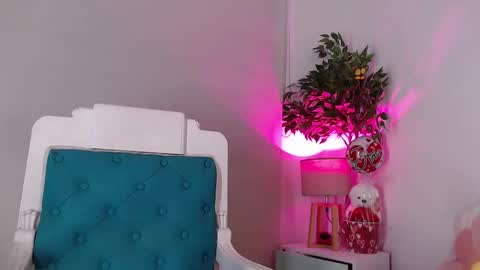 Coffee Dreams online show from 02.24.25