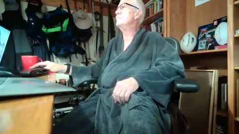 Snapshot of colchuck chatting on 06.17.26 colchuck online show from 06.17.26