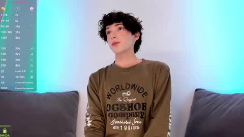 Snapshot of colestorm chatting on 10.08.25 COLE online show from 10.08.25