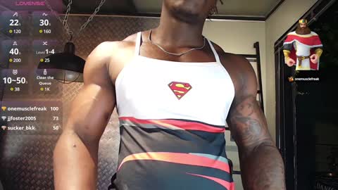 Snapshot of colethunder chatting on 01.10.25 ColeThunder online show from 01.10.25