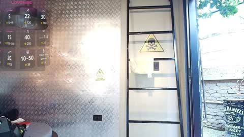 Snapshot of colethunder chatting on 01.10.25 ColeThunder online show from 01.10.25