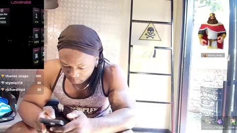 Snapshot of colethunder chatting on 01.11.25 ColeThunder online show from 01.11.25