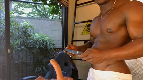 Snapshot of colethunder chatting on 01.12.25 ColeThunder online show from 01.12.25