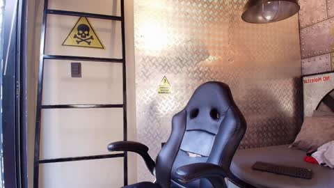 Snapshot of colethunder chatting on 01.23.25 ColeThunder online show from 01.23.25