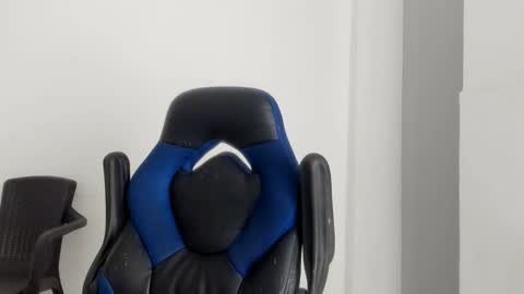 Snapshot of colin_prince2 chatting on 01.11.25 COLIN online show from 01.11.25