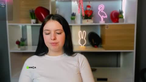 colla_white online show from 02.20.26