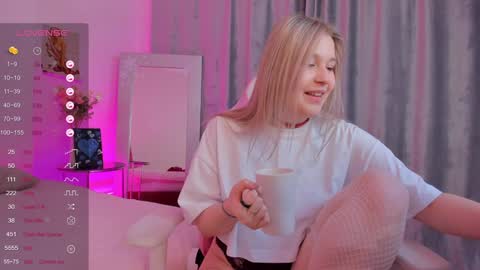 Collen Mon Tue Wed Thu Fri GMT 3 0300am - 0900am  online show from 01.19.25