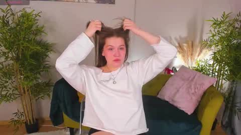 Collen Mon Tue Wed Thu Fri GMT 3 0300am - 0900am  online show from 11.19.25