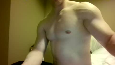 Snapshot of college_muscle chatting on 07.04.26 foreverxshredded online show from 07.04.26
