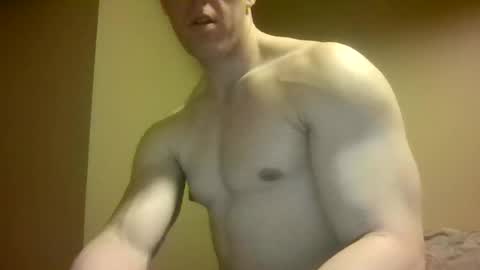 Snapshot of college_muscle chatting on 07.19.26 foreverxshredded online show from 07.19.26