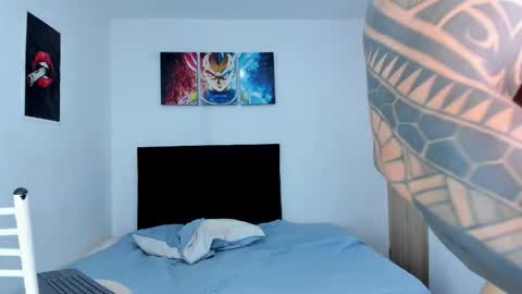 college_muscle_ass online show from 04.01.26