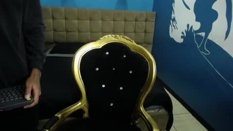 Snapshot of collemanstone chatting on 11.05.25 CollemanStone online show from 11.05.25