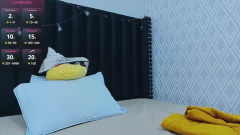 Snapshot of colombia_mommy_ chatting on 10.04.25 GRETCHEN online show from 10.04.25