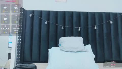 Snapshot of colombia_mommy_ chatting on 10.11.25 GRETCHEN online show from 10.11.25