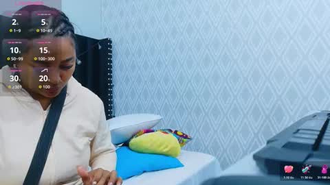 Snapshot of colombia_mommy_ chatting on 10.24.25 GRETCHEN online show from 10.24.25