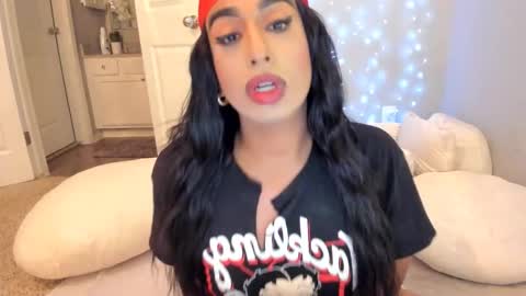    ........ Instagram  Lorysexys online show from 11.18.25