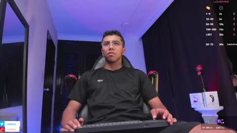 Snapshot of colstorw_ chatting on 09.23.25 colstorw_ online show from 09.23.25