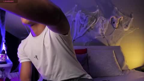 Snapshot of colstorw_ chatting on 10.21.25 colstorw_ online show from 10.21.25