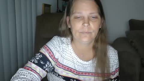 Snapshot of comebackpussy chatting on 12.16.24 comeback pussy online show from 12.16.24