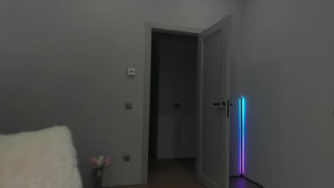 Snapshot of cometoseeme_ chatting on 10.25.25 Alice online show from 10.25.25