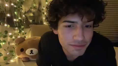 Snapshot of coming2016 chatting on 01.26.25 Daniel Lane online show from 01.26.25