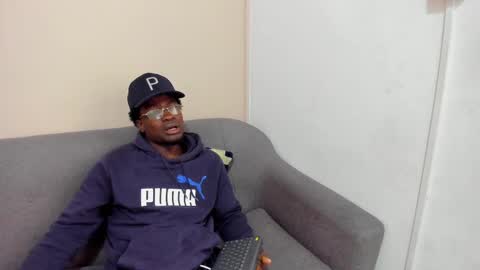 Snapshot of compton_01 chatting on 10.01.25 COMPTON online show from 10.01.25