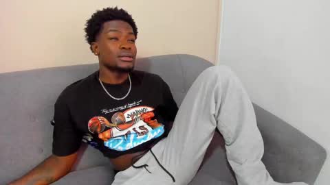 Snapshot of compton_01 chatting on 10.09.25 COMPTON online show from 10.09.25