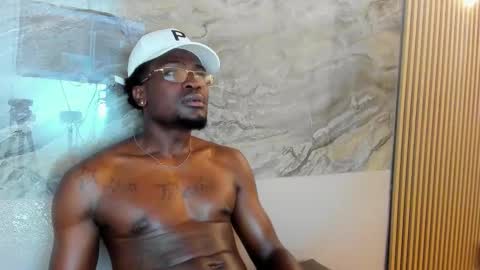 Snapshot of compton_01 chatting on 10.17.25 COMPTON online show from 10.17.25