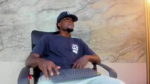 Snapshot of compton_01 chatting on 10.21.25 COMPTON online show from 10.21.25