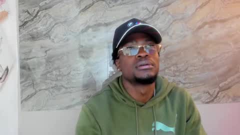 Snapshot of compton_01 chatting on 10.27.25 COMPTON online show from 10.27.25