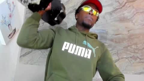 Snapshot of compton_01 chatting on 11.05.25 COMPTON online show from 11.05.25