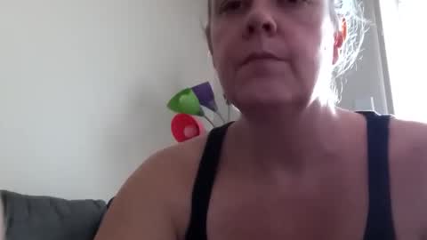 Snapshot of conchettap chatting on 11.16.25 conchettap online show from 11.16.25