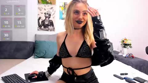 Snapshot of confidentmistress chatting on 05.28.26 GoddessA online show from 05.28.26