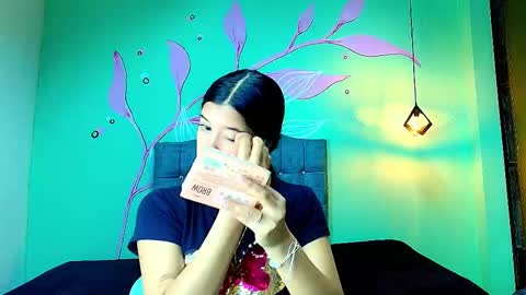 C O N N I E online show from 12.01.25