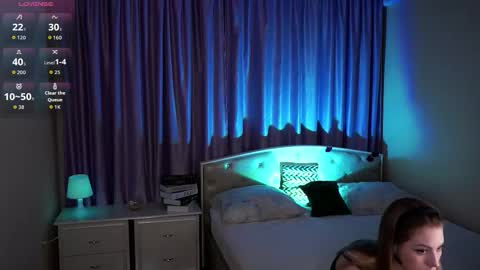 Hello im Sofia Welcme to my room .More hugs and kiss for you online show from 09.09.25