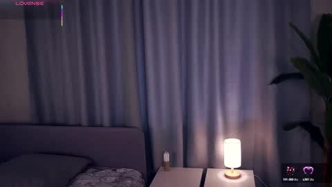 Snapshot of constanceglascov chatting on 10.15.25 Hello im Sofia Welcme to my room .More hugs and kiss for you online show from 10.15.25