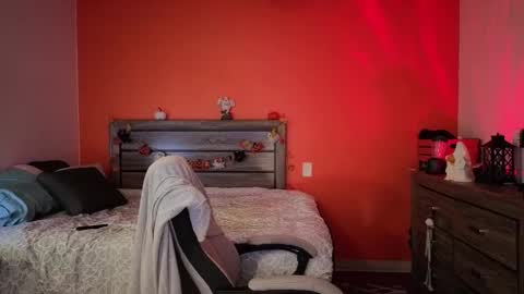 Snapshot of conversationalistx chatting on 10.21.25 only fans and more online show from 10.21.25