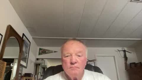 Snapshot of cookoosnest chatting on 09.29.25 cookoosnest online show from 09.29.25