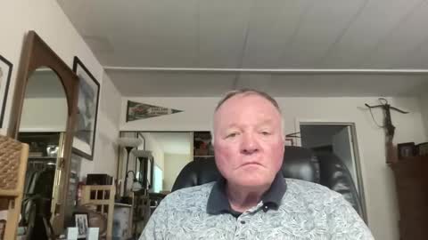 Snapshot of cookoosnest chatting on 10.28.25 cookoosnest online show from 10.28.25