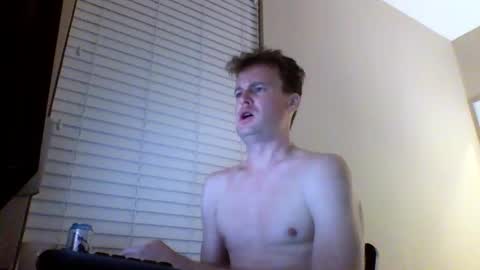 Snapshot of cooldude122222 chatting on 12.25.24 cooldude122222 online show from 12.25.24