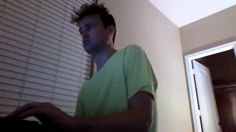 Snapshot of cooldude122222 chatting on 01.09.25 cooldude122222 online show from 01.09.25