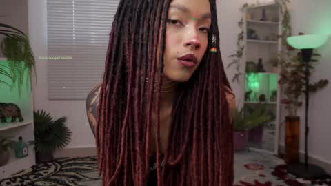 Snapshot of cooper_reds chatting on 12.11.24 ROSELL 3 online show from 12.11.24