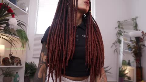 Snapshot of cooper_reds chatting on 12.23.24 ROSELL 3 online show from 12.23.24