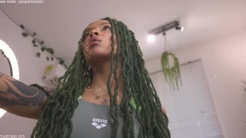 Snapshot of cooper_reds chatting on 09.21.25 ROSELL 3 online show from 09.21.25