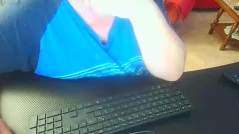 Snapshot of coquin375 chatting on 10.22.25 coquin375 online show from 10.22.25