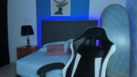 Snapshot of cora22_ chatting on 10.04.25 CORA online show from 10.04.25