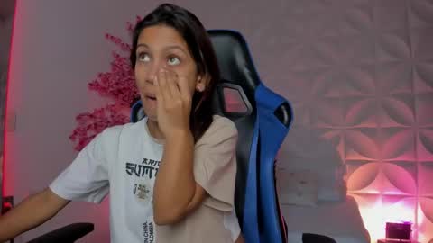 Snapshot of cora22_ chatting on 11.08.25 CORA online show from 11.08.25