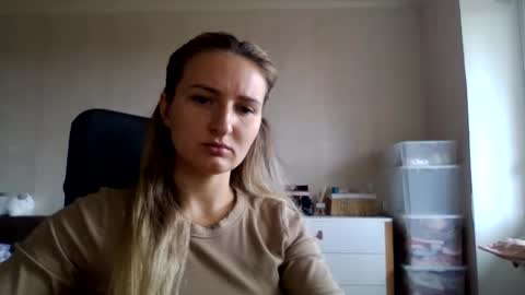 Snapshot of cora_fora chatting on 09.16.25 cora_fora online show from 09.16.25